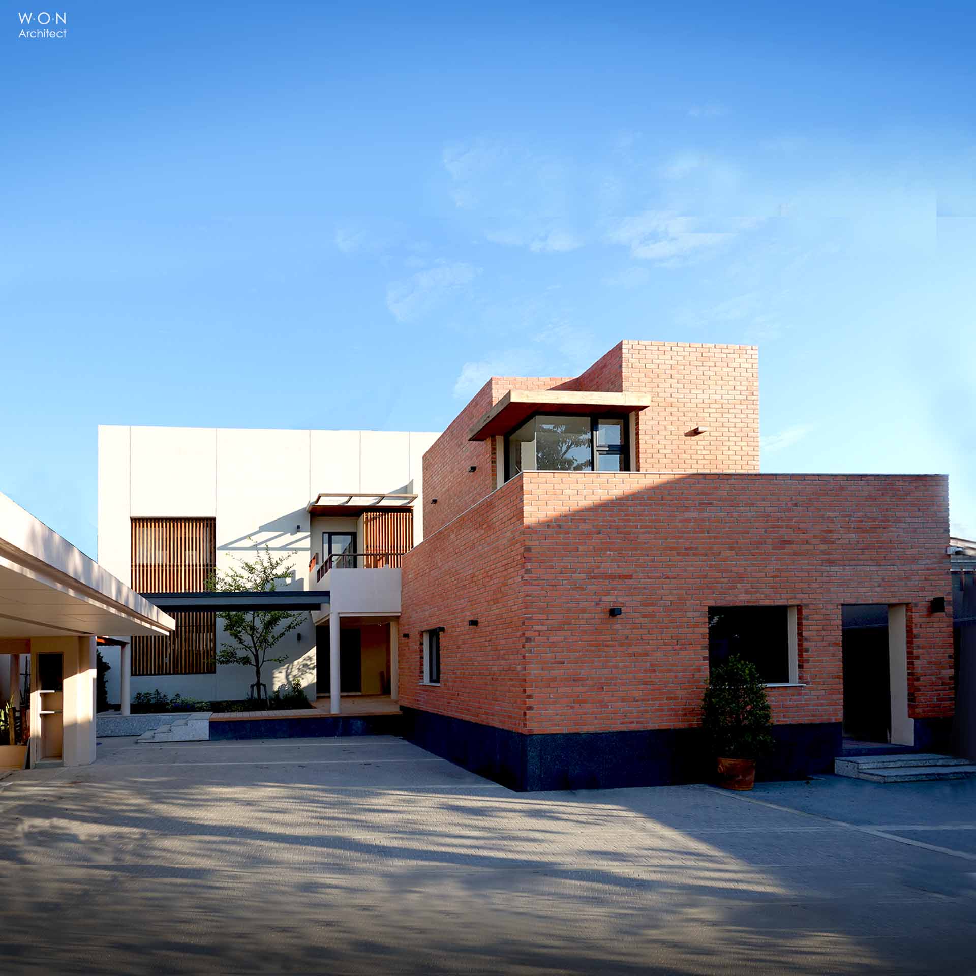 บ้านโมเดิร์น Modern Brick Courtyard House