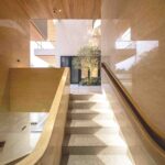 Travertine marble stair ออกแบบบันไดหินอ่อนหรู
